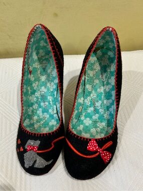 Irregular Choice Scottie Dog black felt heels